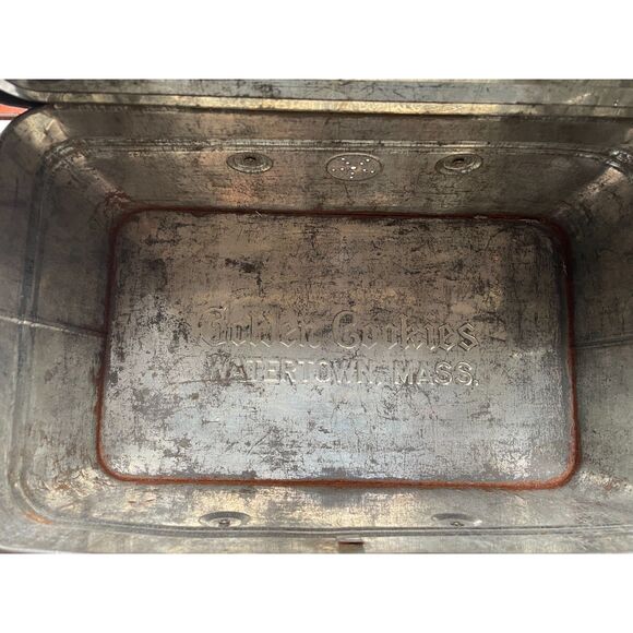 Vintage Patriotic Red White Blue Tin Basket by Golden Cookies, Watertown MASS. - Picture 9 of 13